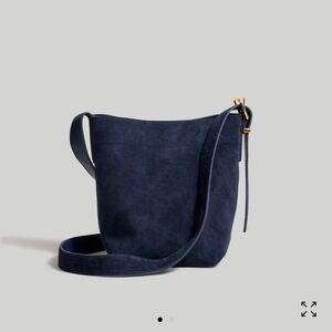 NWT Madewell The Essential Mini Bucket Bag Navy